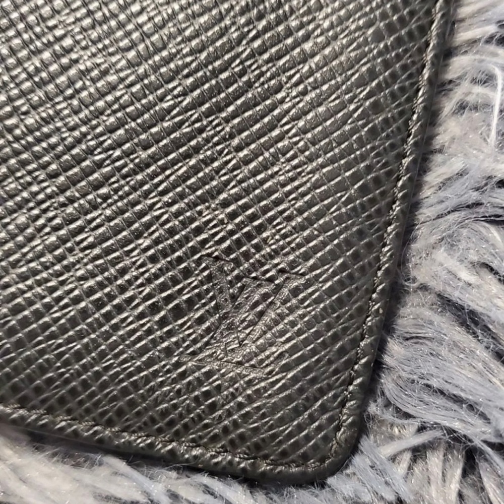 Authentic used Louis Vuitton wallet